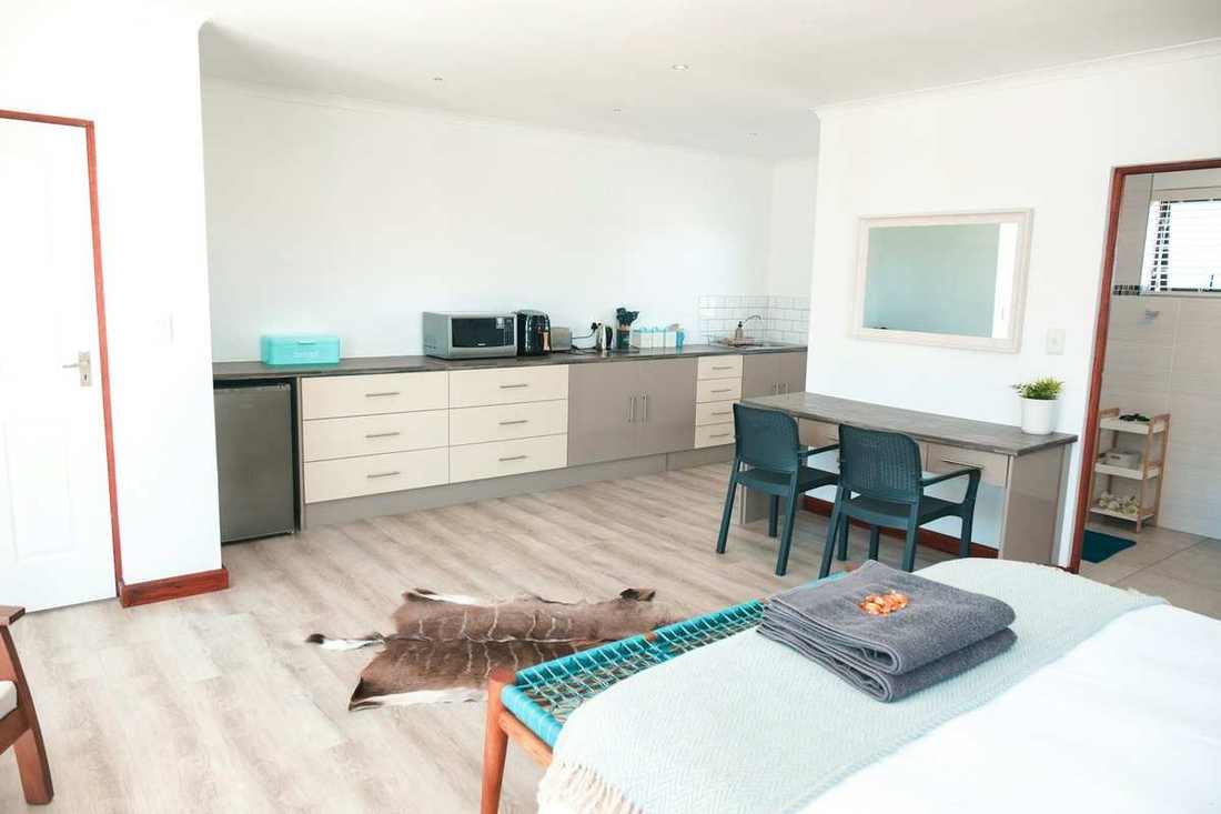 Hermanus Reefs studio interior